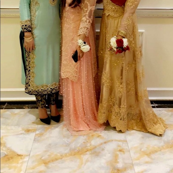 Pakistani Long outfit with a Trail. Size Medium - Picture 8 of 8